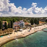 House - Sea Breeze *