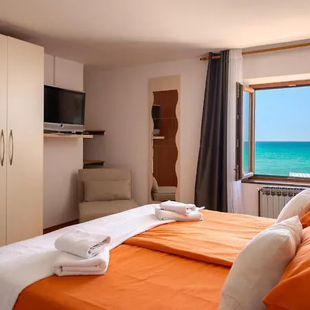 House - Sea Breeze Holiday home *