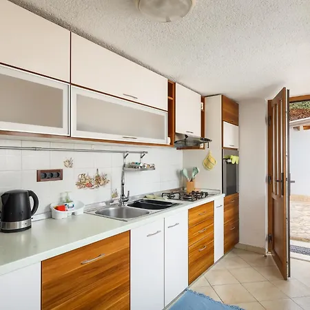 House - Sea Breeze Holiday home *